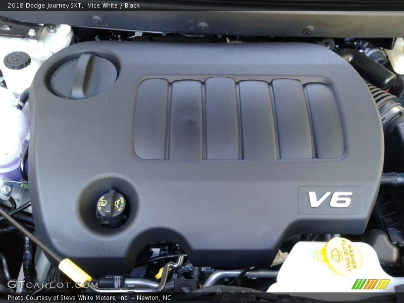 Vice White / Black 2018 Dodge Journey SXT