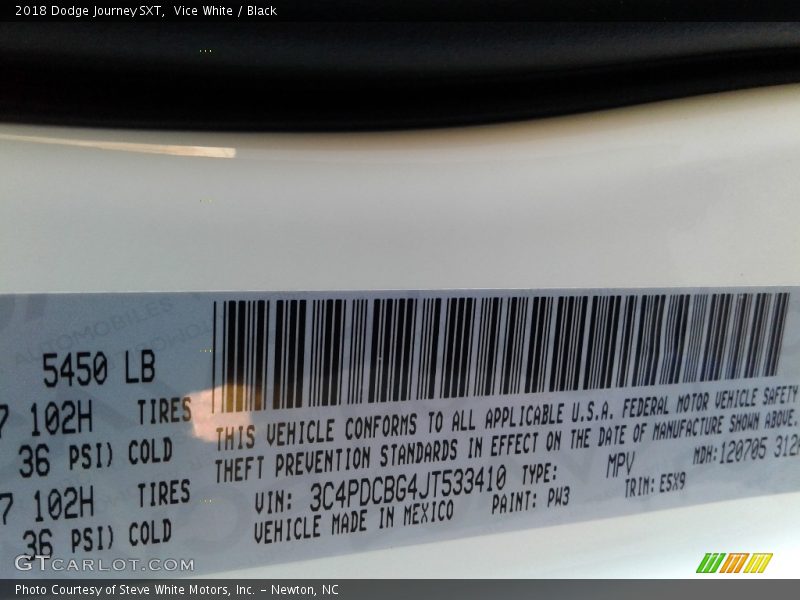 Vice White / Black 2018 Dodge Journey SXT