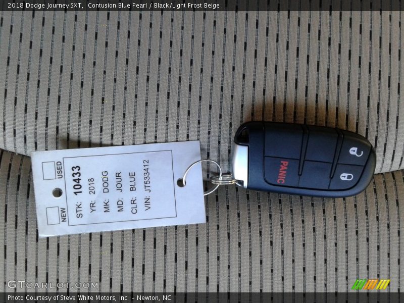 Contusion Blue Pearl / Black/Light Frost Beige 2018 Dodge Journey SXT