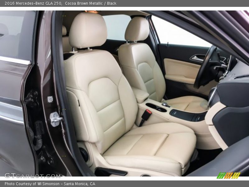 Cocoa Brown Metallic / Black 2016 Mercedes-Benz GLA 250