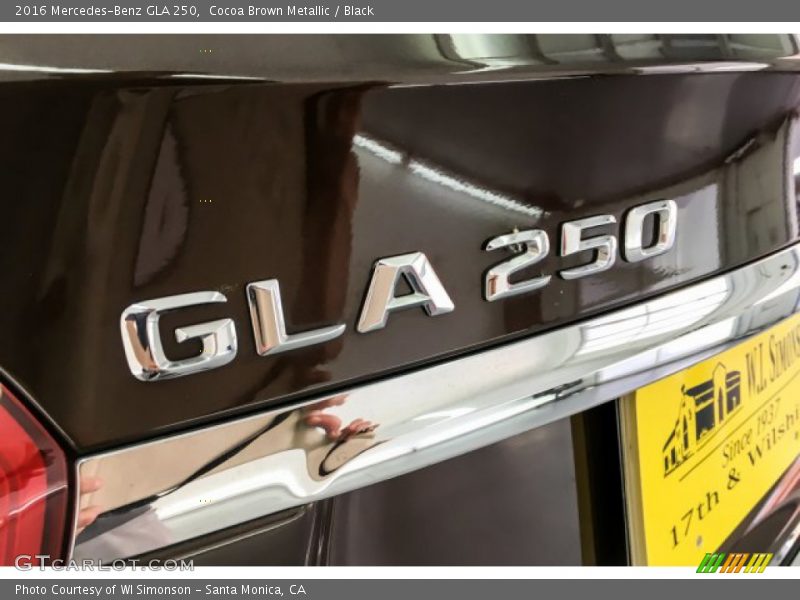 Cocoa Brown Metallic / Black 2016 Mercedes-Benz GLA 250