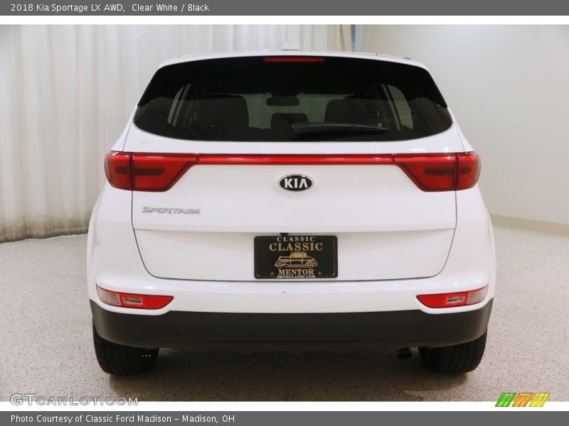 Clear White / Black 2018 Kia Sportage LX AWD