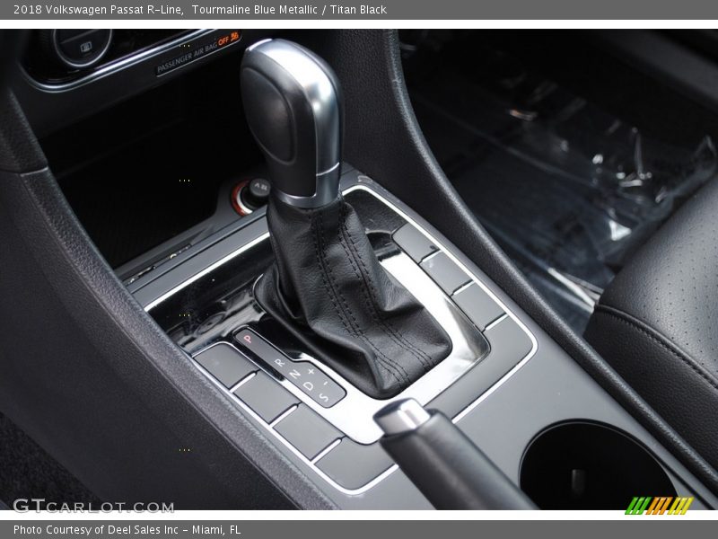 Tourmaline Blue Metallic / Titan Black 2018 Volkswagen Passat R-Line