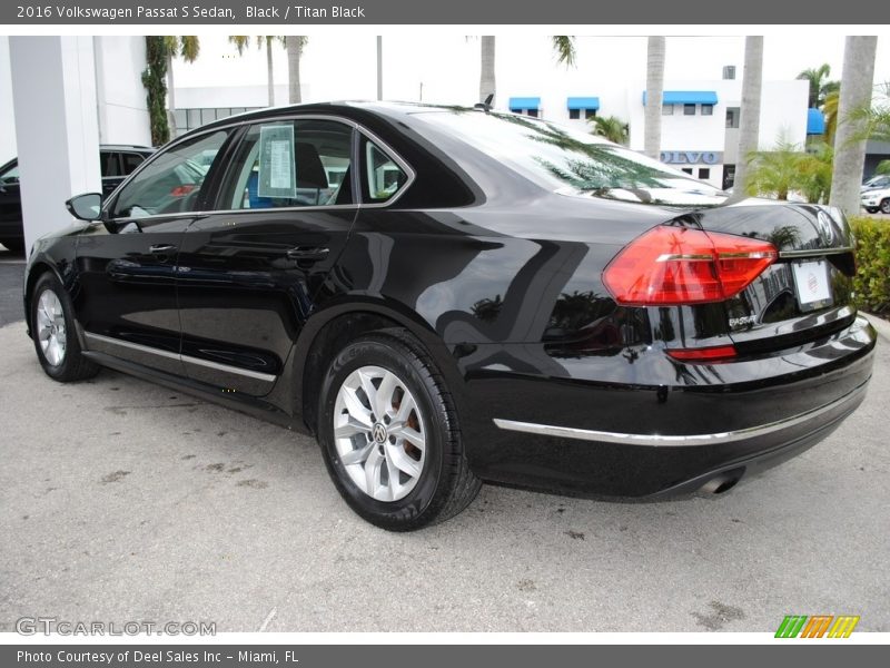 Black / Titan Black 2016 Volkswagen Passat S Sedan