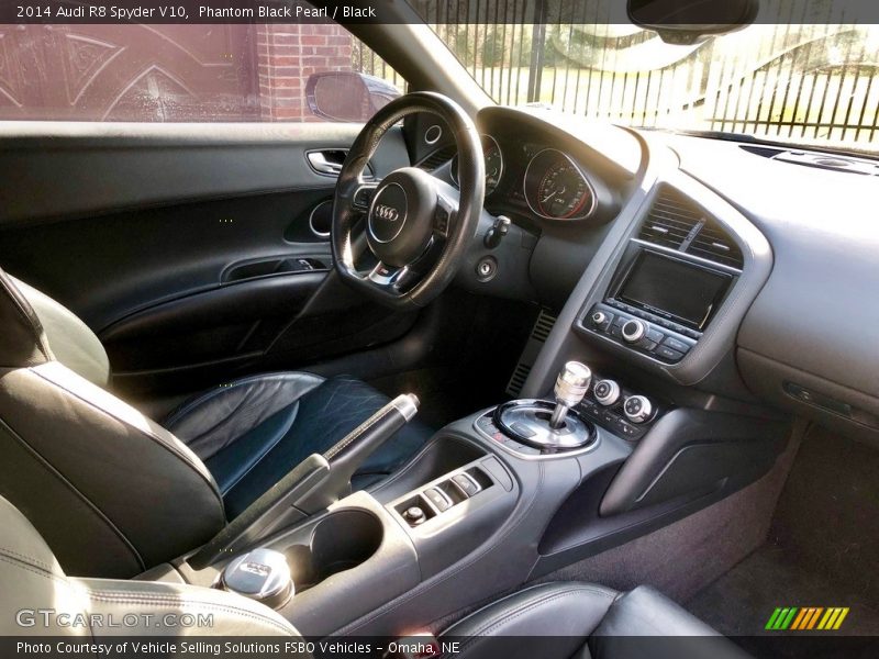 Dashboard of 2014 R8 Spyder V10