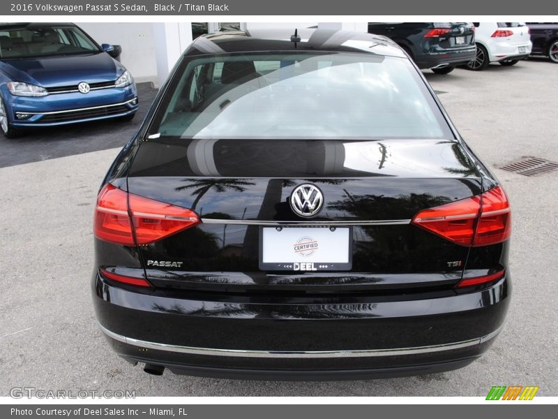 Black / Titan Black 2016 Volkswagen Passat S Sedan