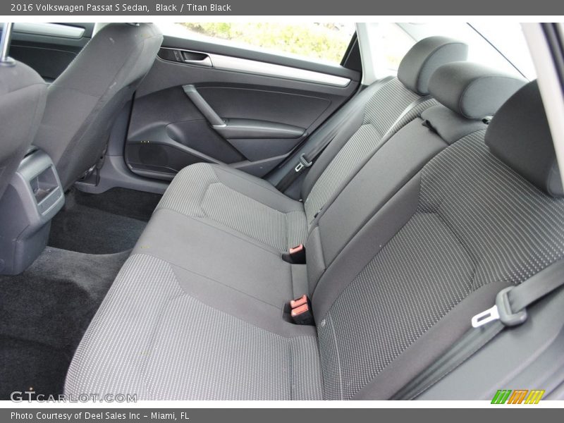 Black / Titan Black 2016 Volkswagen Passat S Sedan