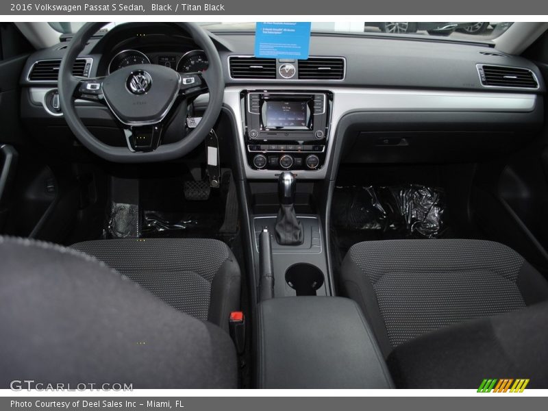 Black / Titan Black 2016 Volkswagen Passat S Sedan