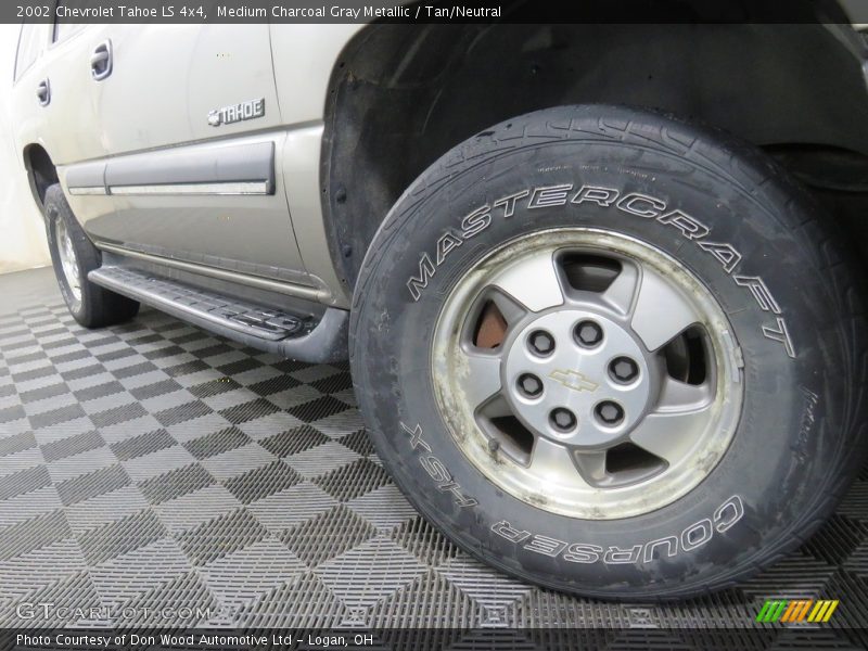 Medium Charcoal Gray Metallic / Tan/Neutral 2002 Chevrolet Tahoe LS 4x4