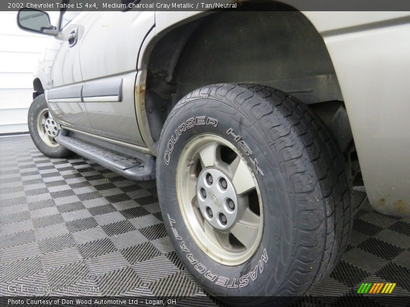 Medium Charcoal Gray Metallic / Tan/Neutral 2002 Chevrolet Tahoe LS 4x4