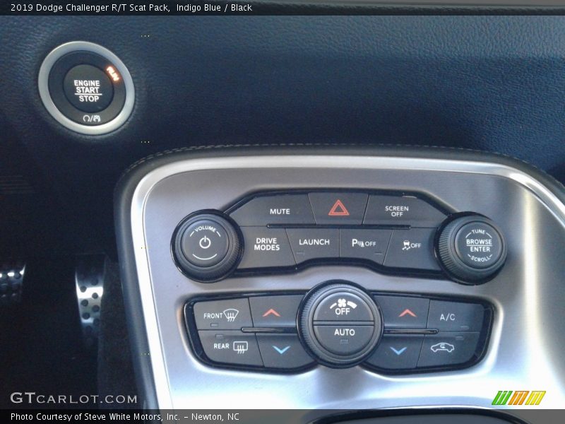 Controls of 2019 Challenger R/T Scat Pack