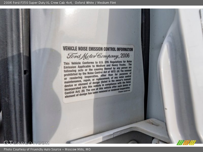 Oxford White / Medium Flint 2006 Ford F350 Super Duty XL Crew Cab 4x4