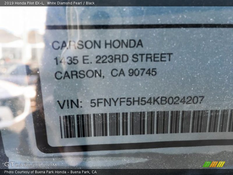 White Diamond Pearl / Black 2019 Honda Pilot EX-L