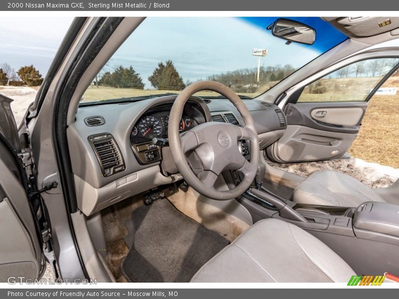 Sterling Mist Metallic / Blond 2000 Nissan Maxima GXE