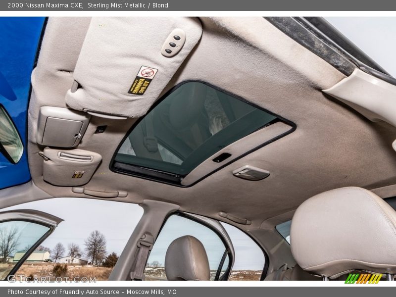 Sterling Mist Metallic / Blond 2000 Nissan Maxima GXE