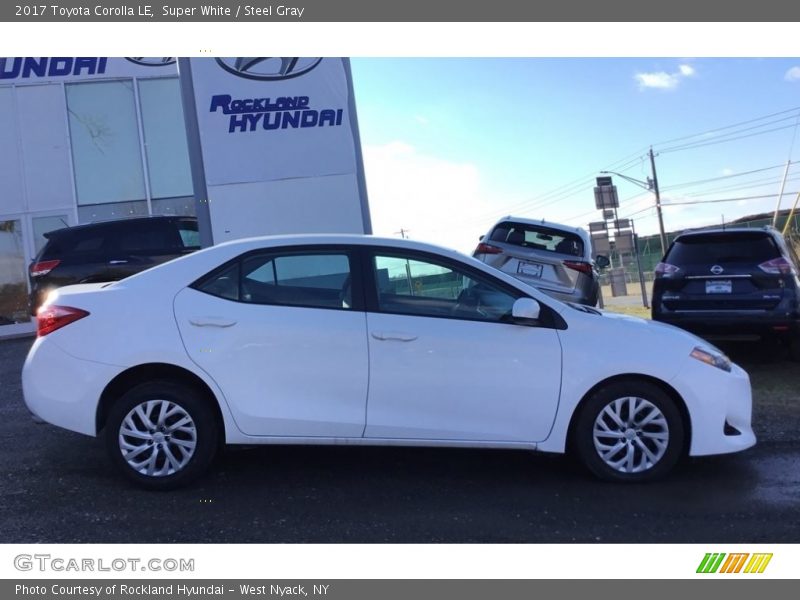 Super White / Steel Gray 2017 Toyota Corolla LE