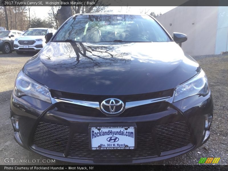 Midnight Black Metallic / Black 2017 Toyota Camry SE
