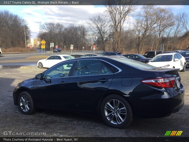 Midnight Black Metallic / Black 2017 Toyota Camry SE
