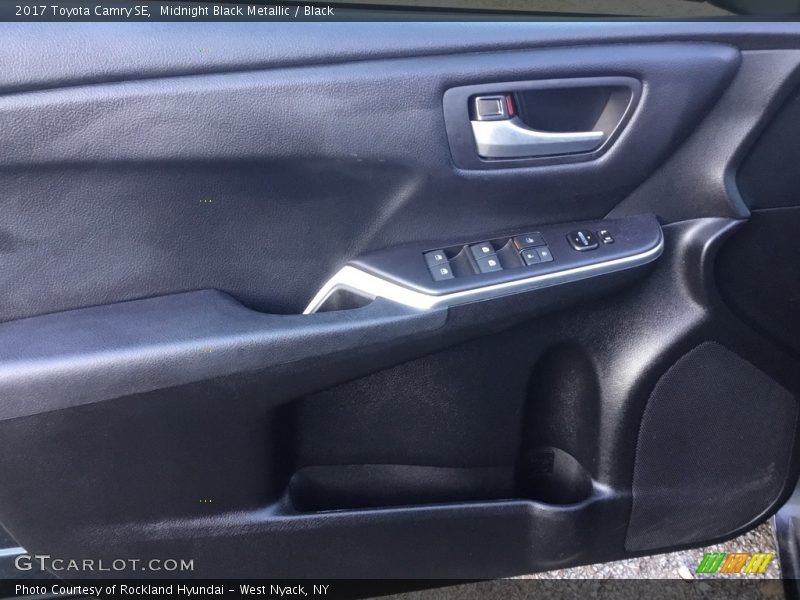 Midnight Black Metallic / Black 2017 Toyota Camry SE