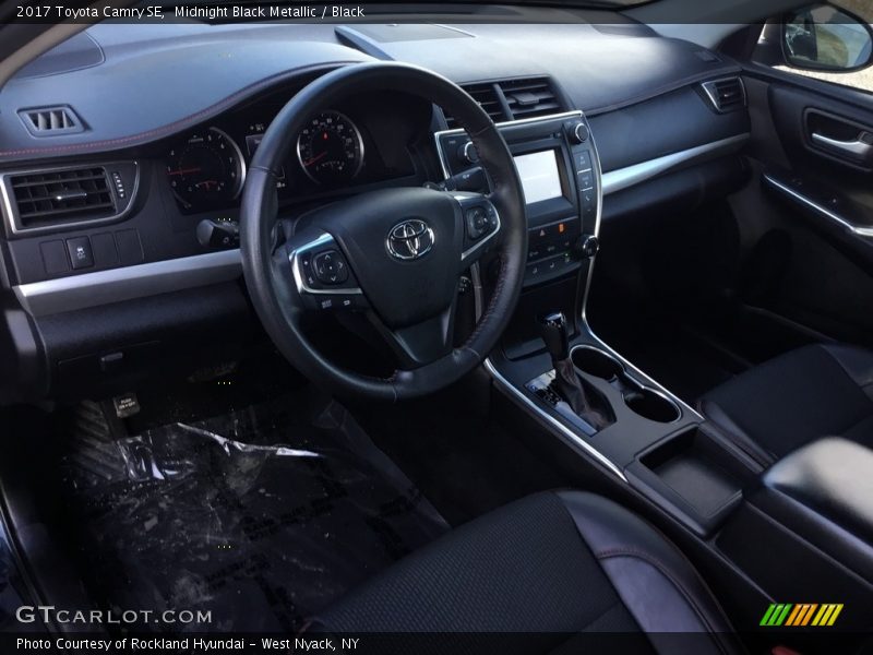 Midnight Black Metallic / Black 2017 Toyota Camry SE