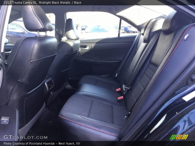 Midnight Black Metallic / Black 2017 Toyota Camry SE