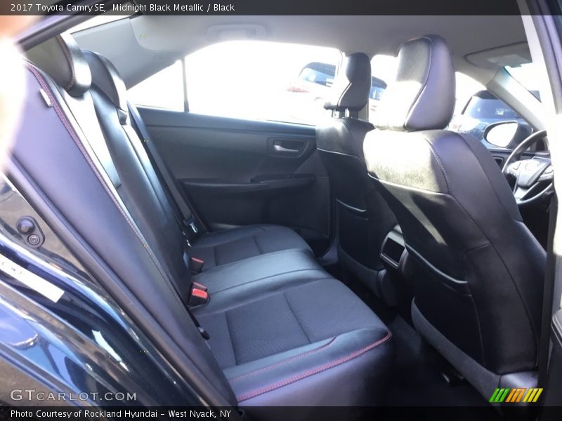 Midnight Black Metallic / Black 2017 Toyota Camry SE