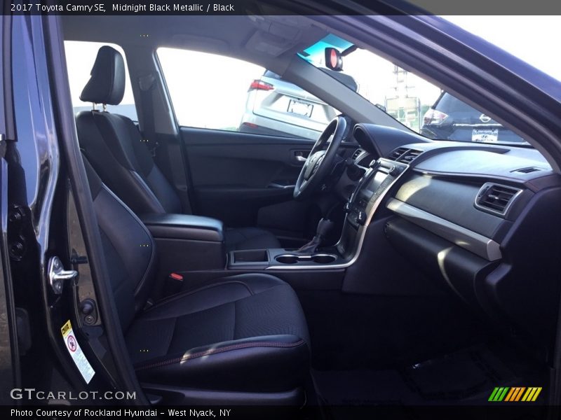 Midnight Black Metallic / Black 2017 Toyota Camry SE