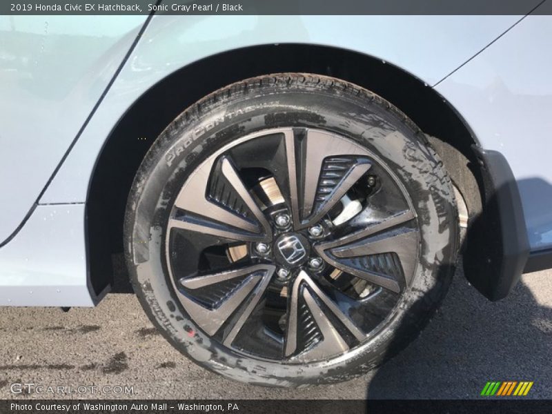 Sonic Gray Pearl / Black 2019 Honda Civic EX Hatchback
