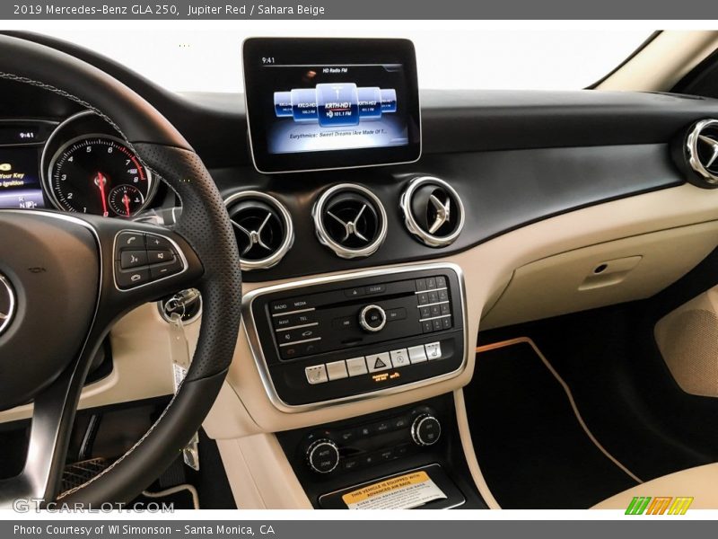 Jupiter Red / Sahara Beige 2019 Mercedes-Benz GLA 250