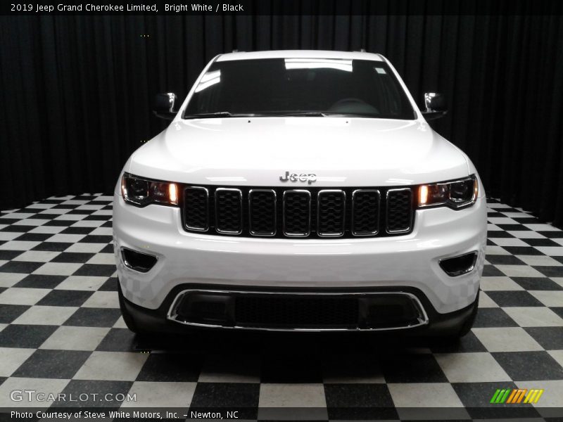 Bright White / Black 2019 Jeep Grand Cherokee Limited