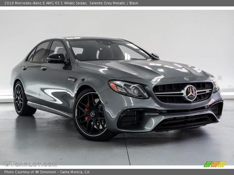 Front 3/4 View of 2019 E AMG 63 S 4Matic Sedan