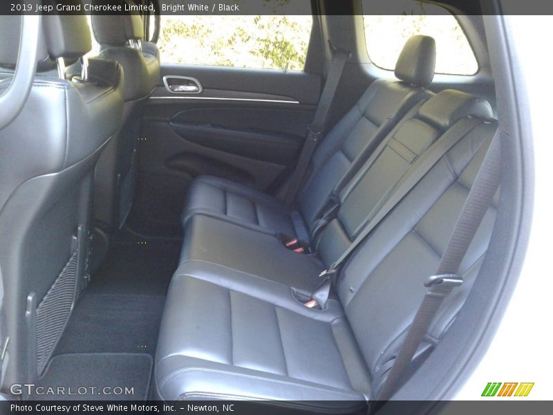Bright White / Black 2019 Jeep Grand Cherokee Limited