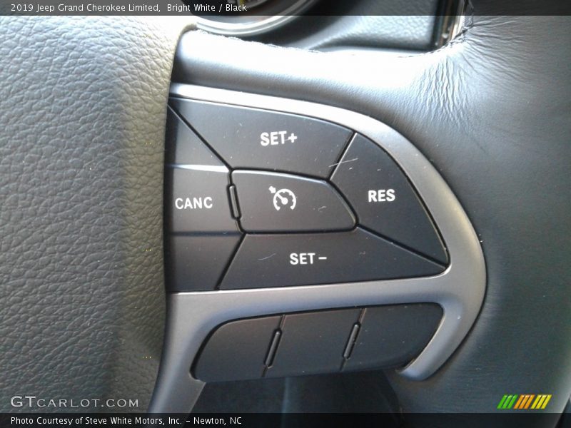 Bright White / Black 2019 Jeep Grand Cherokee Limited