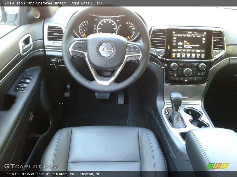 Bright White / Black 2019 Jeep Grand Cherokee Limited