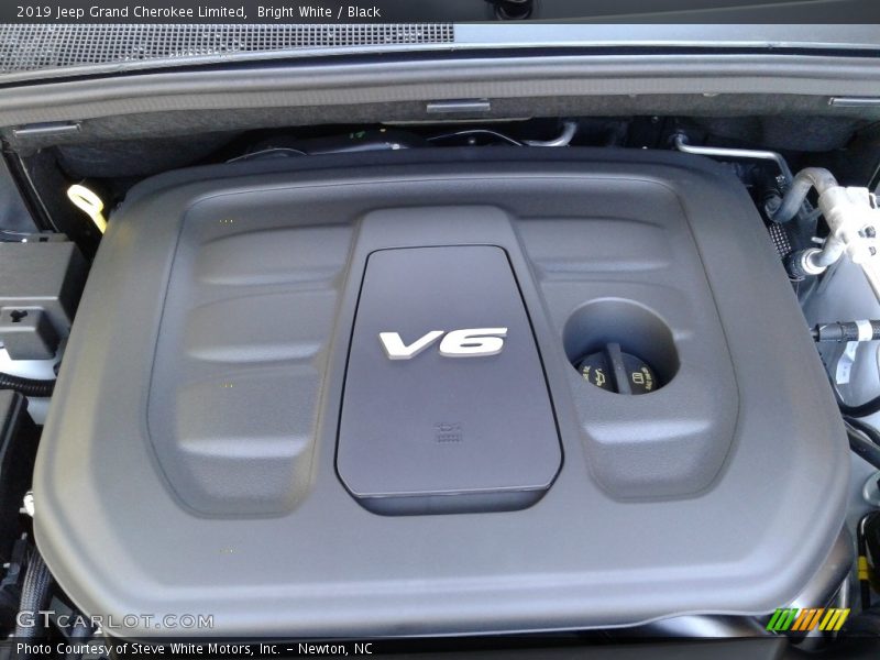 Bright White / Black 2019 Jeep Grand Cherokee Limited