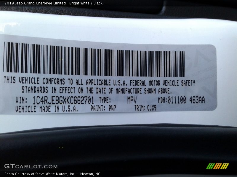 Bright White / Black 2019 Jeep Grand Cherokee Limited
