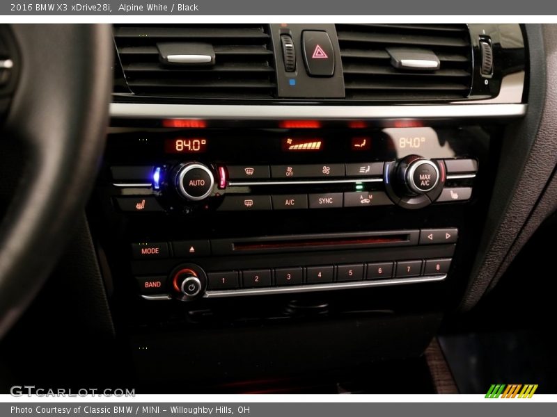 Alpine White / Black 2016 BMW X3 xDrive28i