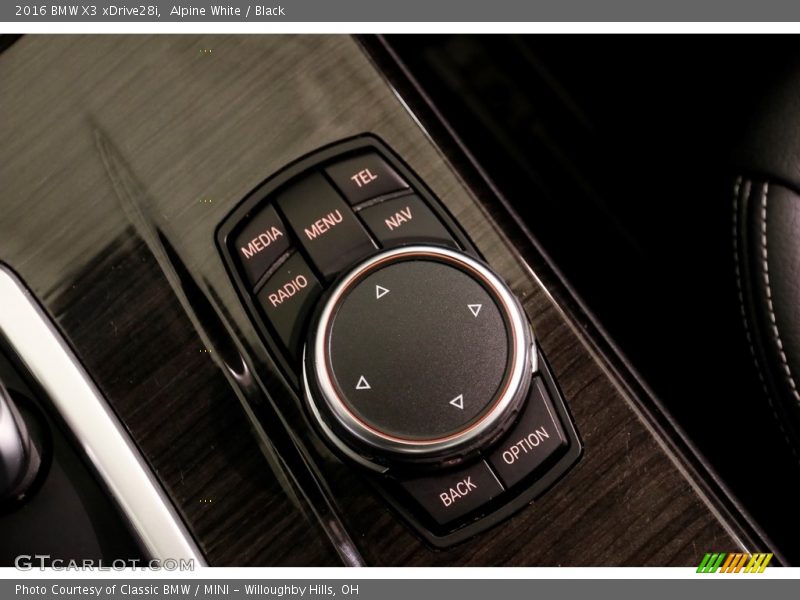 Alpine White / Black 2016 BMW X3 xDrive28i