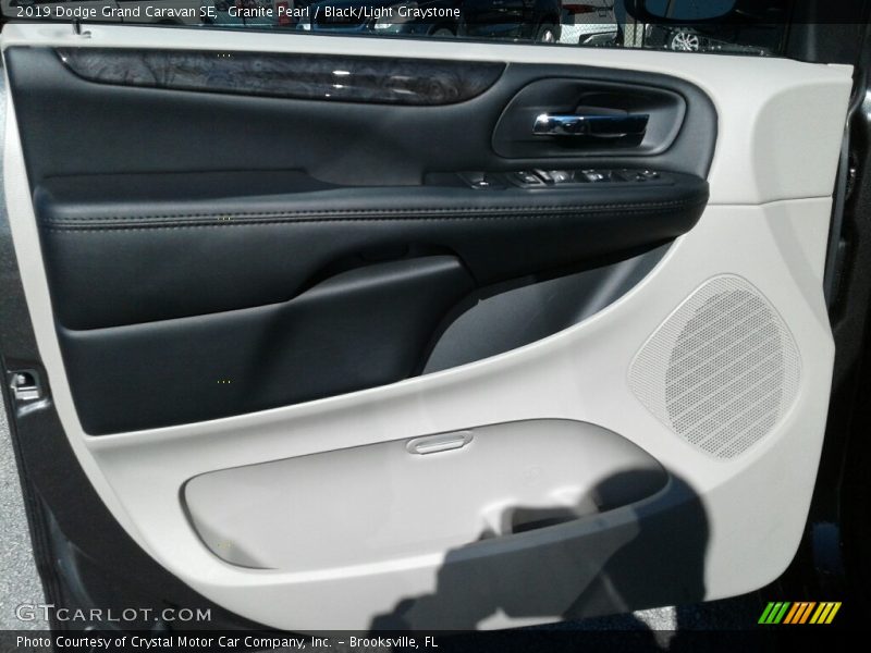 Granite Pearl / Black/Light Graystone 2019 Dodge Grand Caravan SE