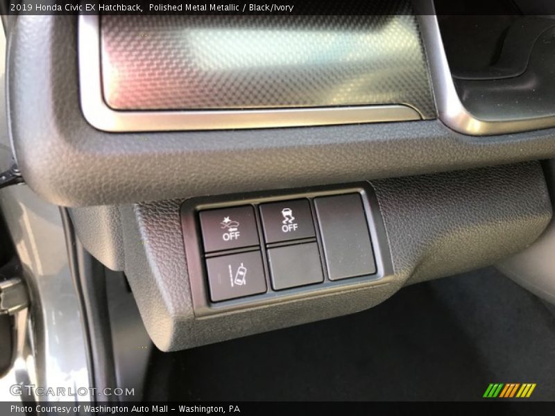 Polished Metal Metallic / Black/Ivory 2019 Honda Civic EX Hatchback