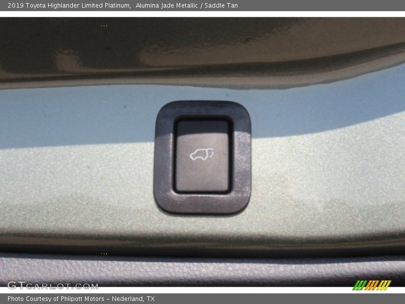 Alumina Jade Metallic / Saddle Tan 2019 Toyota Highlander Limited Platinum