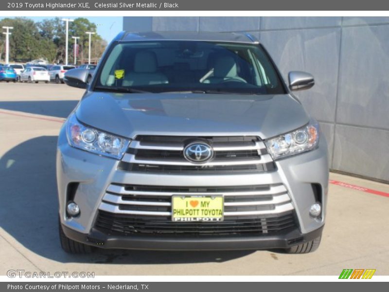 Celestial Silver Metallic / Black 2019 Toyota Highlander XLE