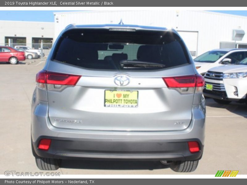 Celestial Silver Metallic / Black 2019 Toyota Highlander XLE