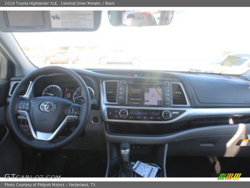 Celestial Silver Metallic / Black 2019 Toyota Highlander XLE