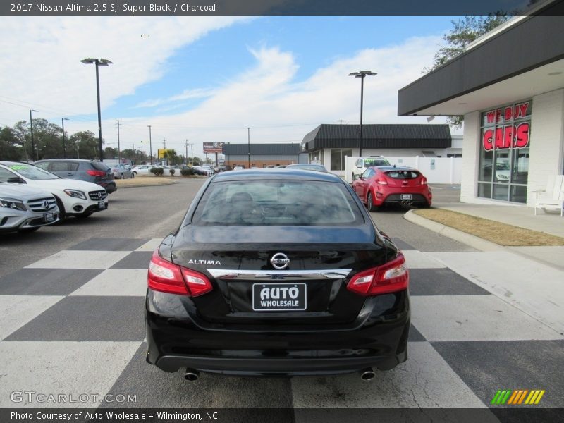 Super Black / Charcoal 2017 Nissan Altima 2.5 S