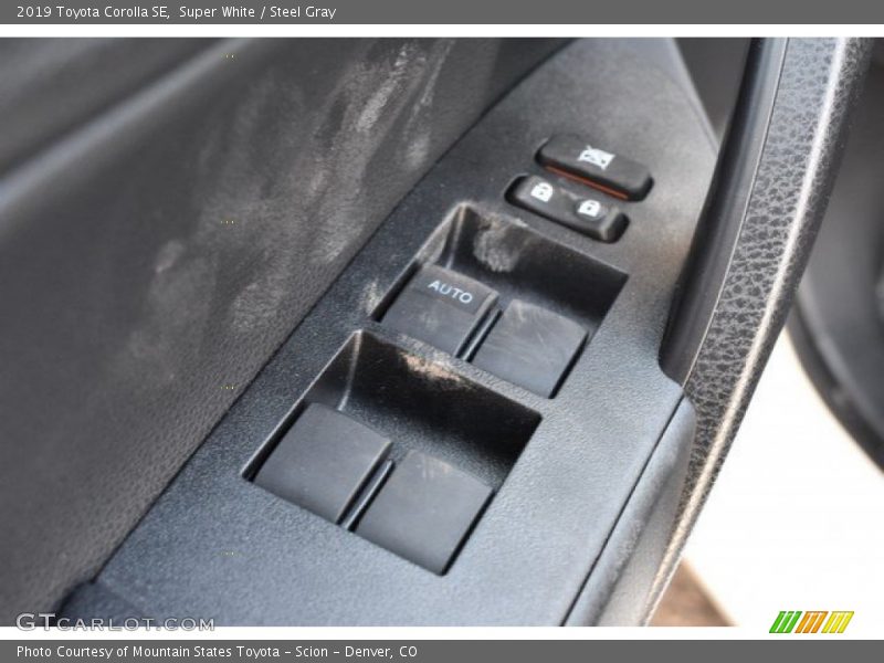 Super White / Steel Gray 2019 Toyota Corolla SE