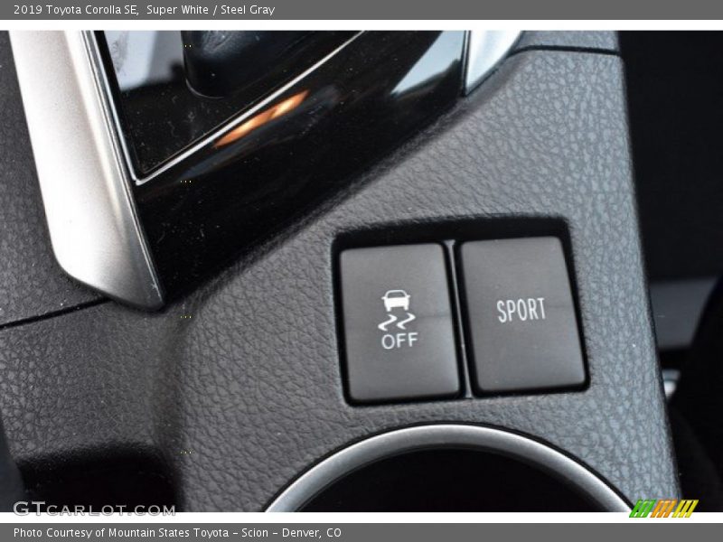 Super White / Steel Gray 2019 Toyota Corolla SE