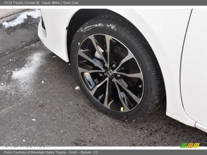 Super White / Steel Gray 2019 Toyota Corolla SE