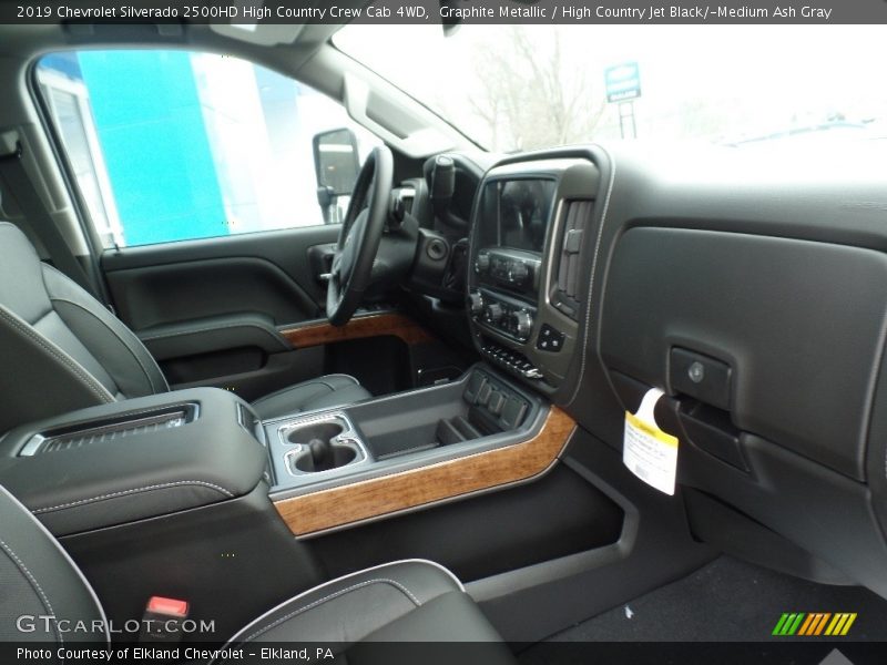 Graphite Metallic / High Country Jet Black/­Medium Ash Gray 2019 Chevrolet Silverado 2500HD High Country Crew Cab 4WD