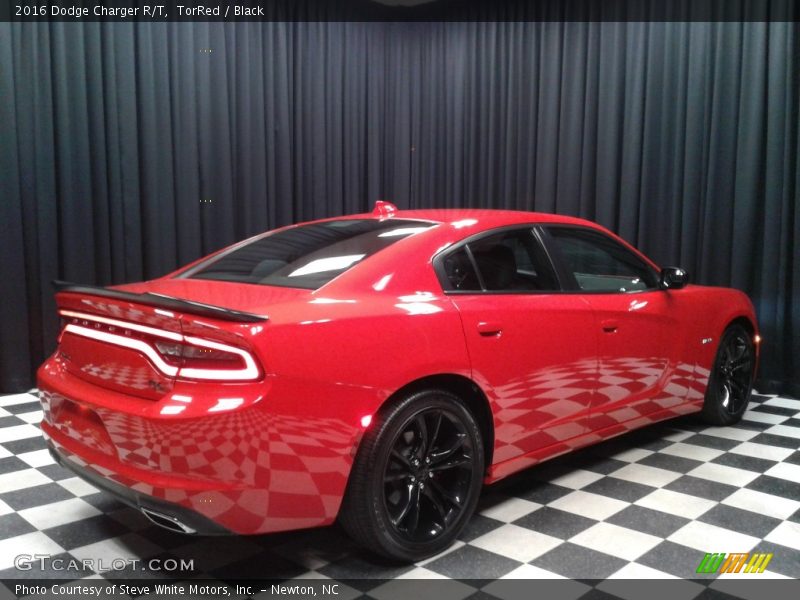 TorRed / Black 2016 Dodge Charger R/T